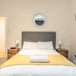 Apartman Beautiful Designer 2 Bed 2 Bath Old Town - Parking