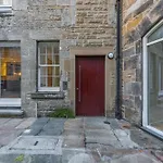 Beautiful Designer 2 Bed 2 Bath Old Town - Parking *