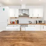 Beautiful Designer 2 Bed 2 Bath Old Town - Parking Edinburgh