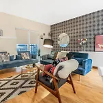 Beautiful Designer 2 Bed 2 Bath Old Town - Parking Edinburgh