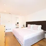 Joivy Superb Flats In The Heart Of * Edinburgh