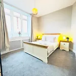 Floor With Castle Views Apartament *