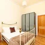 Joivy Charming Flat Near St Giles *