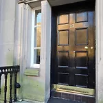 2 Bedroom Sofa Bed In Livingroom Castle View 1st Floor Sleeps 6 *