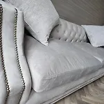 2 Bedroom Sofa Bed In Livingroom Castle View 1st Floor Sleeps 6 Edinburgh