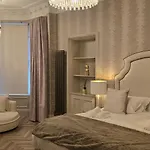 2 Bedroom Sofa Bed In Livingroom Castle View 1st Floor Sleeps 6 Apartmán