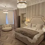 2 Bedroom Sofa Bed In Livingroom Castle View 1st Floor Sleeps 6 Apartmán
