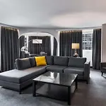 Radisson Blu Hotel, Centre Hotel 4*