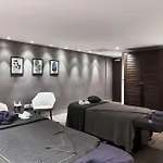 Radisson Blu Hotel, Centre 4*