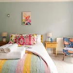 Villa Amulree, *