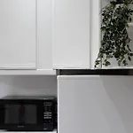 Cosy 2 Bed West End - Easy Public Transport, Minutes From Corn Exchange, Supermarket And Cafe Within Walking Distance *
