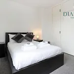 Cosy 2 Bed West End - Easy Public Transport, Minutes From Corn Exchange, Supermarket And Cafe Within Walking Distance *