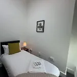 Squarezzz - Group Apart Otel