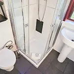 בית נופש Duddingston 9 Bedroom House -