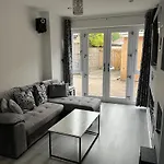 Private 1 Bedroom - - Sleeps 2 Apartmán *