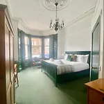 4 Friends House Guest house