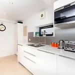 Walk Everywhere -top Rated Flat On The Royal Mile. Daire