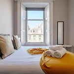 Elegant 2br On Leven St