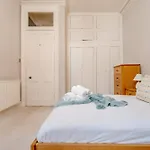 Elegant 2br On Leven St Апартаменты