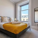 Elegant 2br On Leven St *