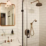 The Hoxton, 4*