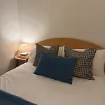 Daire Quiet Garden View 2br Center Near Fringe *