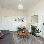 Cosy 2-bedroom Flat Close To Centre דירה