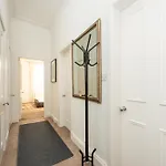 Cosy 2-bedroom Flat Close To Centre דירה