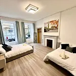The Handy Hub Luxury Victorian - Fast Wifi & *