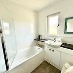 Kings Luxury - Free Parking And Fast Broadband Edinburgh