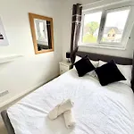 Kings Luxury - Free Parking And Fast Broadband Ferienhaus *