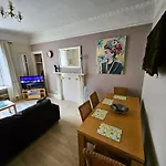 Daire Charming 2bd Flat 10 Minutes To Castle Edinburgh