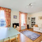 Guestready - Historic Old Town Edinburgh
