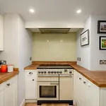 Elegant Flat With Garden In West End * Edinburgh