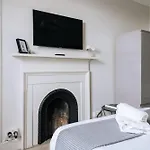 Chic 1bd Flat - Wviews Of Castle! * エディンバラ