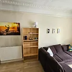 Daire Charming 2bd Flat 10 Minutes To Castle Edinburgh