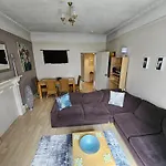 Charming 2bd Flat 10 Minutes To Castle Edinburgh