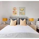 Appartement Elegant Flat In A Serene Neighbourhood *