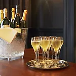 The Roseate - Small Luxury Of The World Hotel
