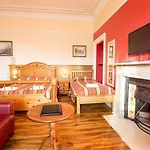 Corstorphine 3*
