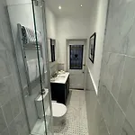 Joivy Fantastic New Town Flat With Shared Garden Edimburgo