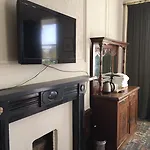 アデルフィ ゲストハウス