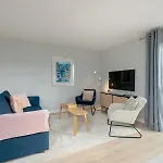 Pass The Keys Spacious Bright Modern Flat
