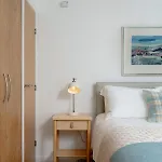 Pass The Keys Spacious Bright Modern Flat * Edynburg