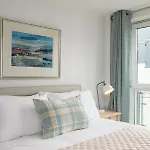 Pass The Keys Spacious Bright Modern Flat Edynburg