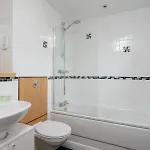 Pass The Keys Spacious Bright Modern Flat Edynburg