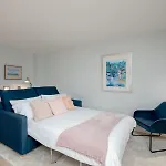 Apartament Pass The Keys Spacious Bright Modern Flat *