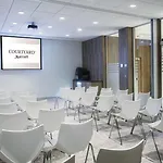 Courtyard By Marriott West 4*