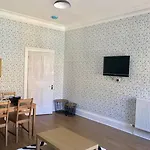 233 Leith * Edinburgh