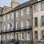 Travelodge Queen Street